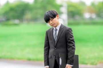 営業利益トップ級なのに「月収が誰よりも低いのです」 若手店長を苦しめる“年齢給“の理不尽