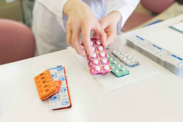 調剤薬局中堅の「ファーマライズホールディングス」M＆A戦略を変更　大幅営業減益で