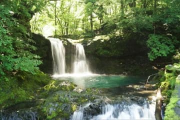 夏の涼！「富士山」穴場的「滝スポット」3選！　首都圏からアクセス良好 “富士吉田エリア”＆徒歩30分以内で厳選