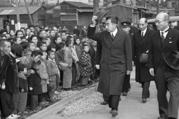 《お召列車で車中泊も》戦禍に倒れた人々に思いを寄せ続けた…昭和天皇の戦後44年秘話