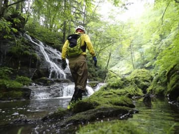 沢登りの初級は一般登山の上級レベルよりも難しい！　真夏のオロエン川で沢登り【北海道】