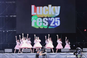 ＝LOVE、解放感ある野外ステージで熱気溢れるパフォ　ノンストップで全９曲披露