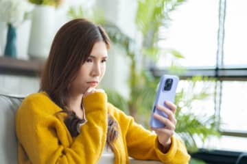 9月から利用できる「スマホ保険証」とは？ マイナ保険証との違いやメリット・注意点を解説！