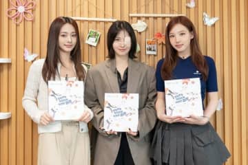 「TWICE」ナヨン、モモ、ツウィが「JYP 4 EARTH」に参加… フィリピンの病気の子供たちに絵本を制作