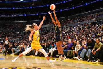 「セックストイ」を米女子バスケのコートに投げ込む事件、企画したグループが判明。動機が明らかに