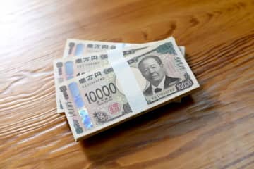 相続税対策といって祖父から合計「300万円」もらうことになりました。「100万円ずつ3年に分けて渡すから贈与税はかからない」と言うのですが、大丈夫でしょうか…？