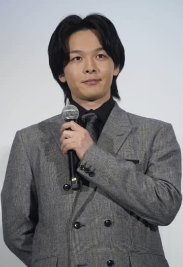 「何かのCMみたい！」中村倫也の“夫婦”ショットに反響「こんなお二人の姿が見られるなんて」「仲良しで可愛い」