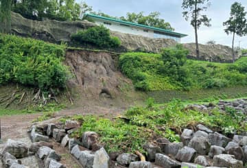 熊本城敷地、のり面数カ所崩れる　人的被害なし、大雨の影響