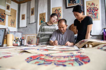 「梁平木版年画」の体験講座始まる　中国重慶市