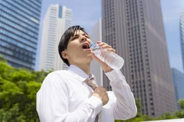 サーモス THERMOS 最新 真空断熱ケータイマグ 8/21発売！ 連日酷暑の夏に医師も保冷できる水筒を推奨　猛暑時のペットボトル飲料に潜む危険を知って納得