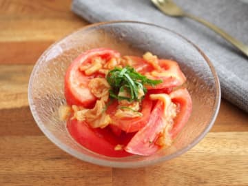 腸活＆美肌をサポート！火を使わない「トマトの梅キムチ和え」