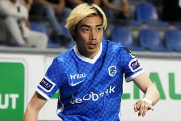 ｢若返りました？｣ゲンク復帰の日本代表MF伊東純也のチーム練習合流映像に｢いい雰囲気｣の声！22歳の日本人アタッカーとの“新・両翼コンビ結成”にも期待
