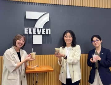 セブン-イレブン・ジャパン スムージーに「カフェラテ」登場 ご褒美着目の新ラインで需要拡大狙う