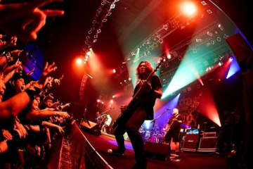 J 、記念すべき55回目のバースデイライブでフロアを灼熱に染める。『放火魔大暴年会』＆ 『NEW YEAR'S LIVE』開催も発表