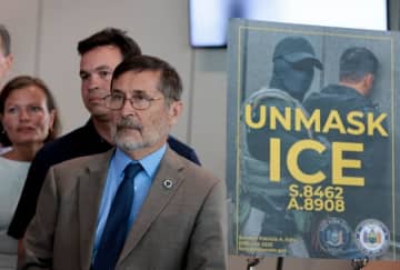 偽のICE捜査官が女性を強姦する事件がアメリカで多発。移民の不安や恐怖につけこむ犯罪広がる