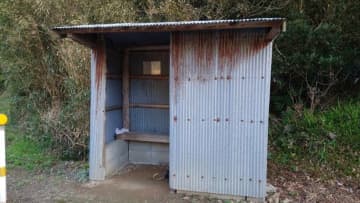 「家出中、見知らぬ小柄な老人に『ついてきなさい』と言われた高校生の私。そのまま連れて行かれた先は...」（50代男性）