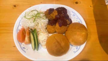 コメダ珈琲店名物「まんぷくプレート」はボリューム満点！ヒレカツはジューシーなのに食べやすい！
