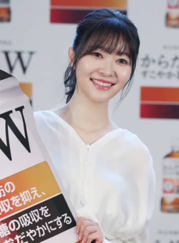 指原莉乃「みんなに驚愕される」バッグの中身を公開⇒「めちゃくちゃやる」「通勤前の私と一緒すぎて安心した」と話題に