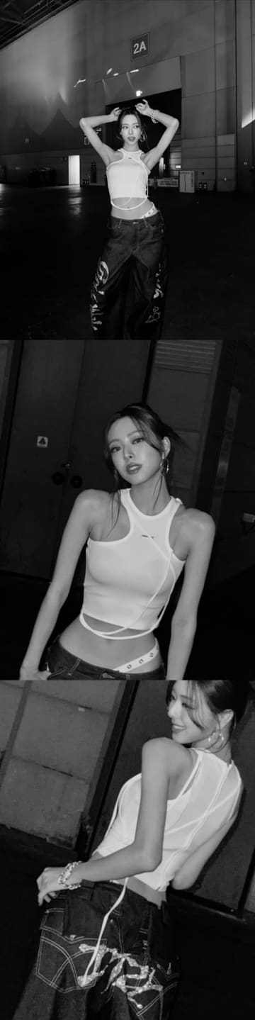 「骨格ONE PIECE」で話題に！ITZY・ユナ、くびれ際立つ“異次元スタイル”に視線釘付け【PHOTO】