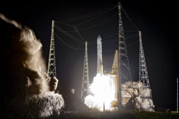 アリアンスペース、「アリアン6」ロケットで地球観測衛星を打ち上げ