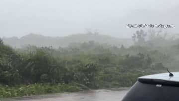 【映像】強風で足場が崩れ太陽光パネルは吹き飛び…台風11号が台湾に上陸　1人不明　洪水の危険で軍が住民避難誘導