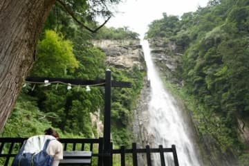 【世界遺産】熊野古道デビューにおすすめ！　那智大社と滝をめぐる3時間ルート