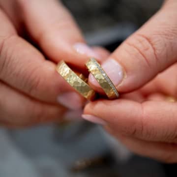 フランスで見知らぬ人の結婚式に有料で参加できるアプリが誕生