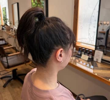 ゴムだけで完成！夏のレジャーに最適◎崩れにくい簡単スッキリヘアアレンジ