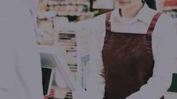 初めて入った地方のスーパーは電子マネー使用不可...　焦ってレジで謝る僕に中年の女性客が言ったこと