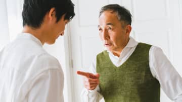 お願いだから、出ていってくれ！〈年金月18万円〉〈退職金1,800万円〉あったはずが、65歳父の絶叫。40年間の努力を奪った「38歳・出戻り長男」という地獄
