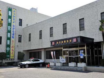 自転車の女性死亡…軽トラと衝突　自称大工の男を自動車運転処罰法違反の疑いで現行犯逮捕　午後7時前の交差点、軽トラが左折の際に横断していた自転車をはねる