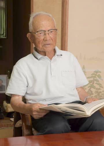 《いばらき戦後80年　証言》学徒勤労動員　仲沢春司さん　96　(潮来市)　海軍工場　友奪う空襲　焼夷弾が防空壕貫通