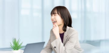 『声が大きい人』の特徴4選　メリットとデメリットも解説