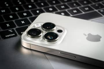 iPhone 17 Pro、50ドル値上げか。代わりにストレージ256GBからになる可能性