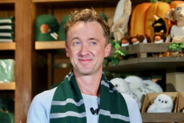 緊急来日したトム・フェルトン、日本は「2つ目のホームのような場所」　改めてファンに感謝