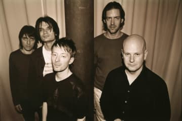 レディオヘッド、未発表ライブ音源を含む『Hail To the Thief - Live Recordings 2003-2009』配信