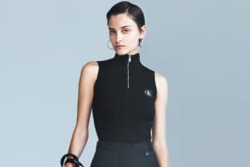 【明日なに着る？】「腰まわりがピタピタに見えない」カモフラージュできる黒パンツ