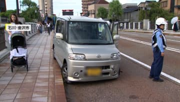 じわじわセンターラインを越えた車が突然加速…反対の歩道に突っ込む　運転中に意識を失ったか　石川・金沢市