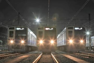 夜の小手指車両基地に池袋線の全10車種が集結！ 西武鉄道が9月「夜間撮影会」開催