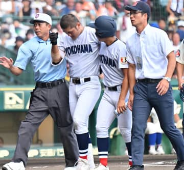 【夏の甲子園】横浜の主将・阿部葉太が頭部に死球　「頭部打撲」と診察、異常は見られず
