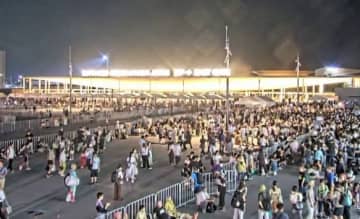 「オールナイト万博」“8時間缶詰め”事態にパビリオン開放…“どうせなら楽しもう”という動きも　深夜のドキュメント