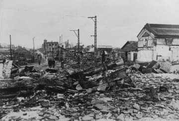 終戦80年　15日「節目」　茨城県の戦後生まれ　9割に　記憶の継承、難しく　各地で式典、思い新た