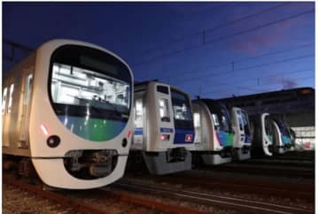 西武、池袋線の全10車種が集結！小手指車両基地で夜間撮影会を開催