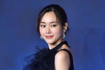桐谷美玲、愛犬のチワプーが14歳に→誕生日を祝う投稿に「くりくりした目が可愛い」「どことなく似てる？」と反響