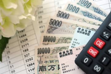 7月末で紙の「健康保険証」の多くが期限切れ…会社のカード型の健康保険証も使えないの？ マイナンバーカードを作っていない場合どうなる？