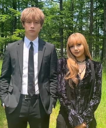 BLACKPINK リサ＆坂口健太郎、共演シーンのビハインド？新たなTikTok動画が話題