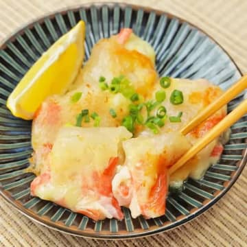 【これを知ってからカニカマはそのまま食べなくなりました】「こんな食べ方があったとは！」旨さ爆発の無双カニカマアレンジレシピ4選