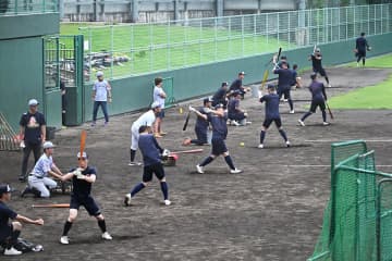 【夏の甲子園】横浜、17日の3回戦へ2時間練習　連続登板の織田「体調的にもばっちり」