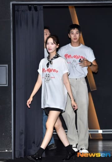 【PHOTO】少女時代 ユナ＆アン・ボヒョンら、映画「悪魔が引っ越してきた」舞台挨拶に出席