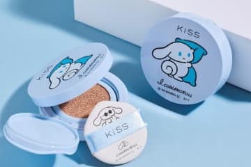 キス25年秋ベースメイク「アイシナモロール」コラボの‟薄膜ツヤ肌”クッションファンデーション